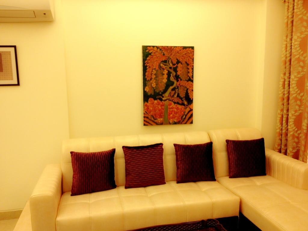 Woodpecker Service Apartments - Green Park Нью-Дели Экстерьер фото